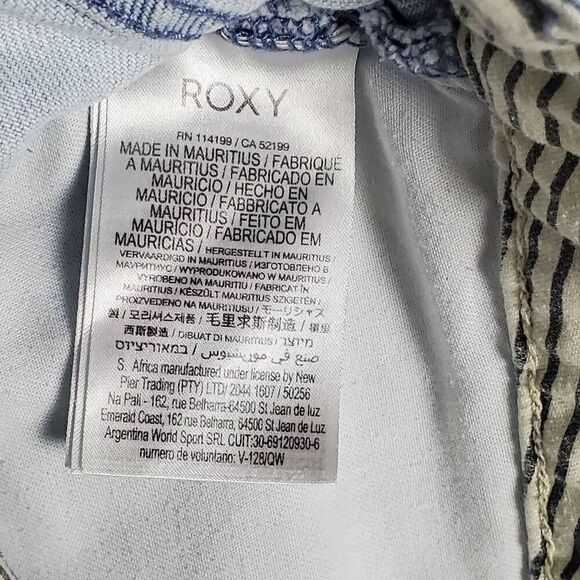 Roxy Women's High Rise Light Wash Denim Shorts Size 27 Raw Hem Cutoff Distressed - Picture 7 of 8